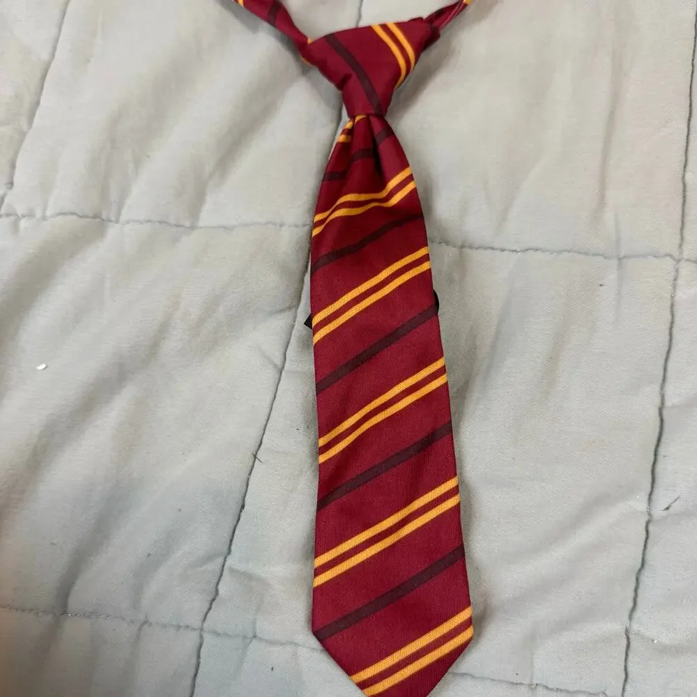 H&M Boy 5T/6 Harry Potter Neck Clasp Tie Burgundy Yellow Stripe Wizarding World